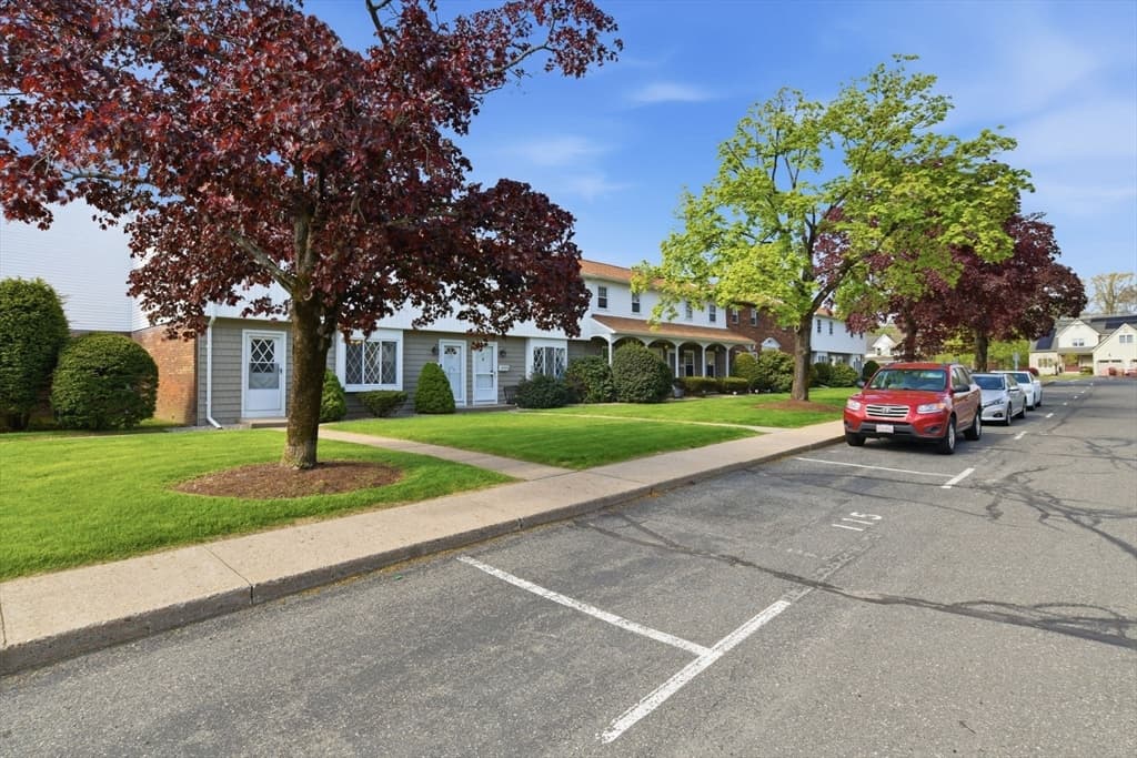 212 Blisswood Village Dr # 212, Ludlow MA 01056 photo 4