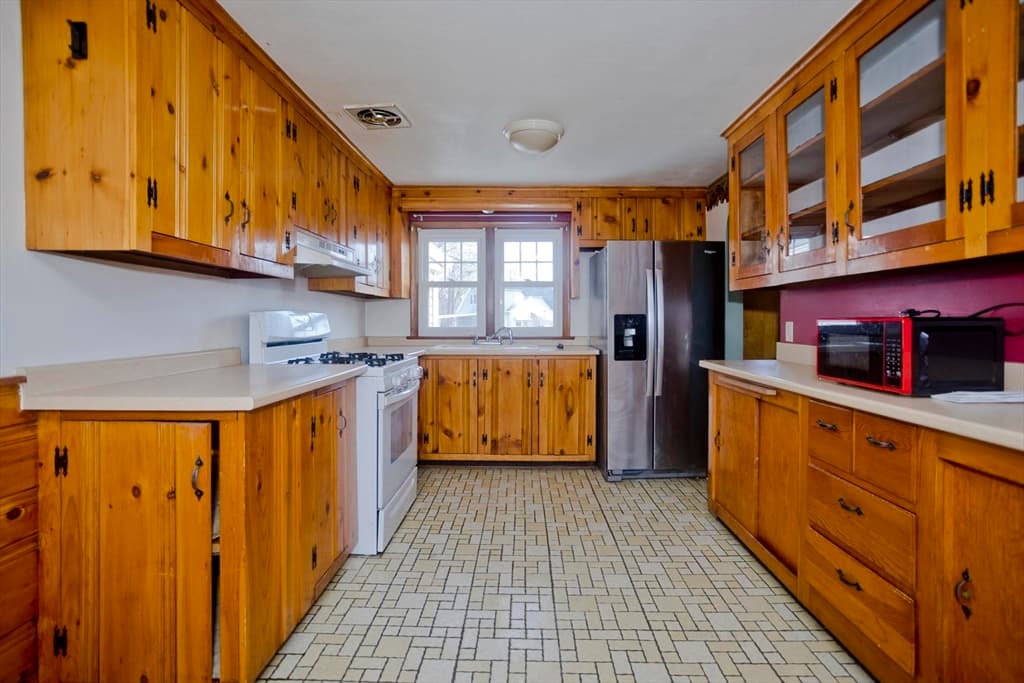 185 East St, Springfield MA 01104 photo 2