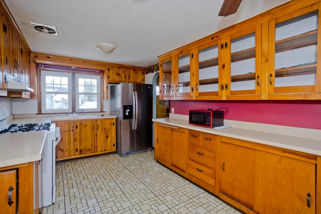 185 East St, Springfield MA 01104 photo 5