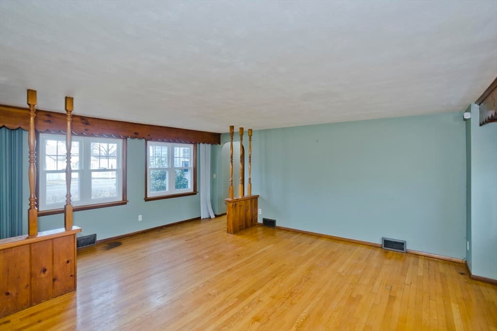 185 East St, Springfield MA 01104 photo 9