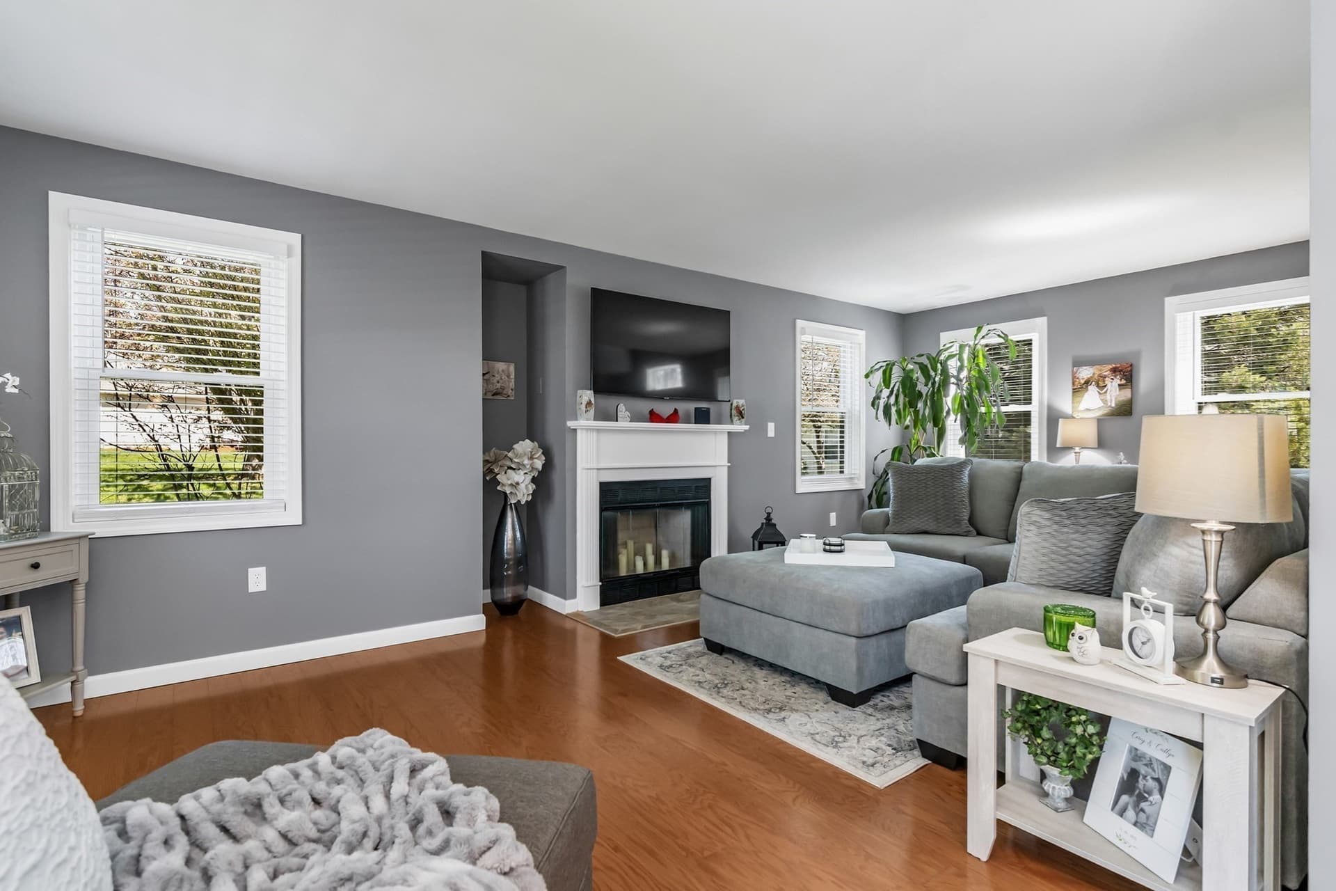 Single Family Residence at 15 Beechwood Dr, Haverhill MA 01832, photo 9 of 41