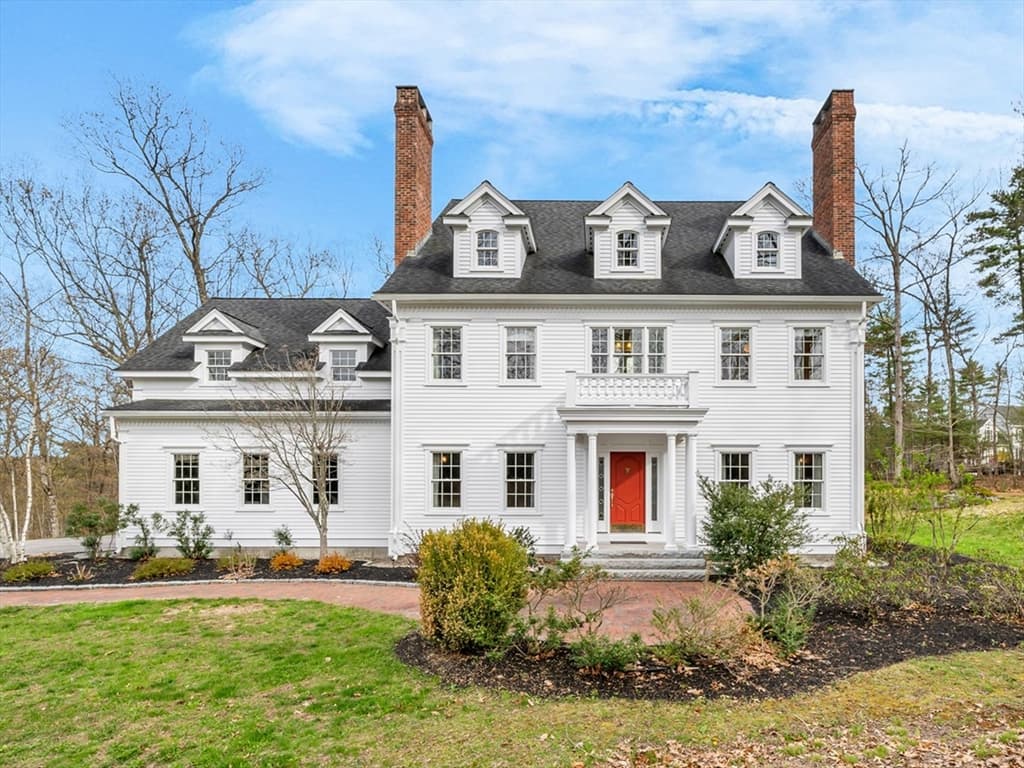 57 Shattuck St, Pepperell MA 01463