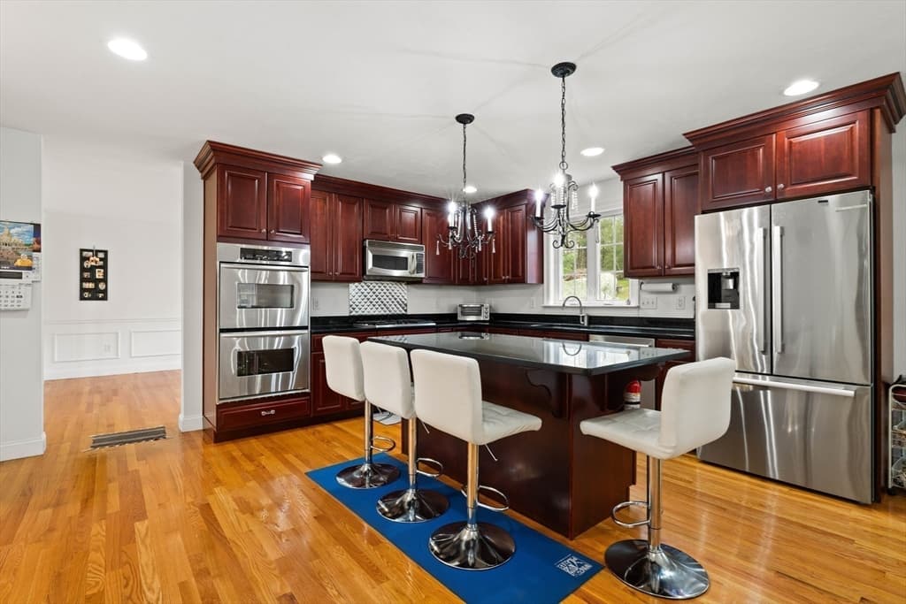 Single Family Residence at 253 Shining Rock Dr, Northbridge MA 01534, Northbridge, photo 7 of 33