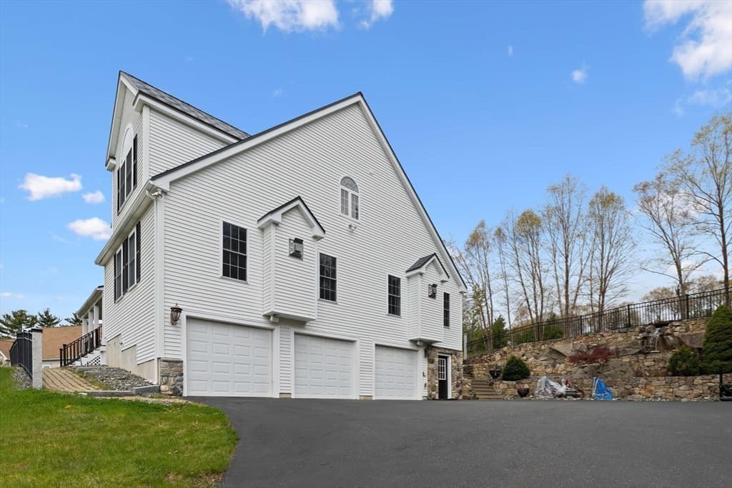 Single Family Residence at 253 Shining Rock Dr, Northbridge MA 01534, Northbridge, photo 32 of 33