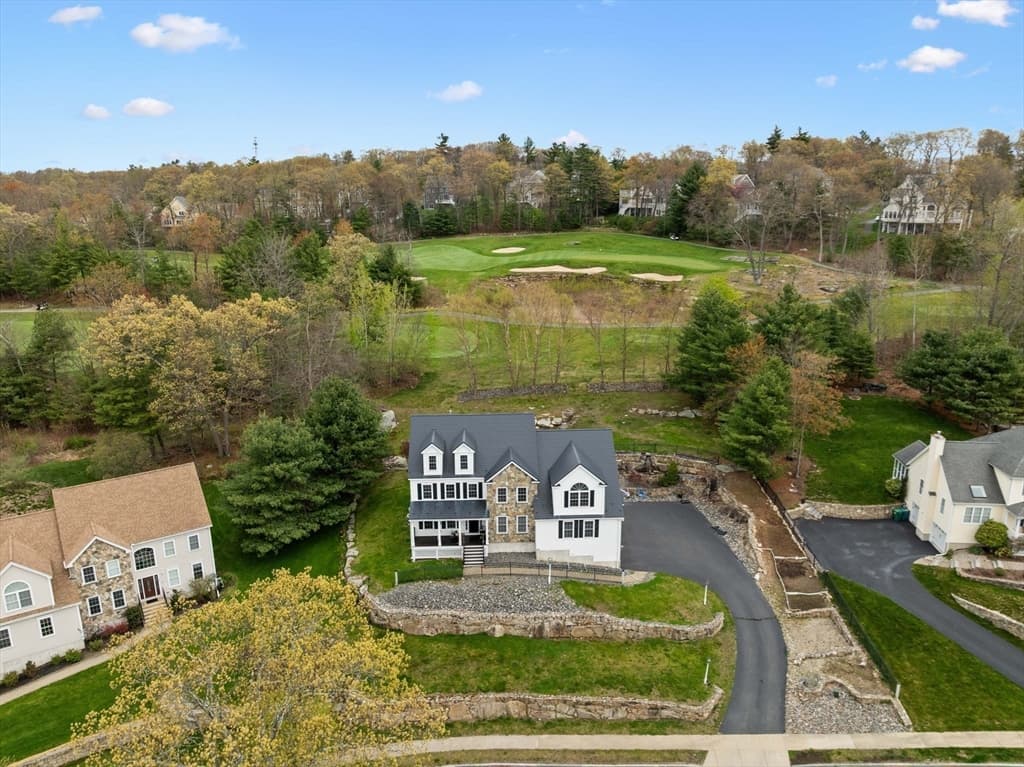 253 Shining Rock Dr, Northbridge MA 01534