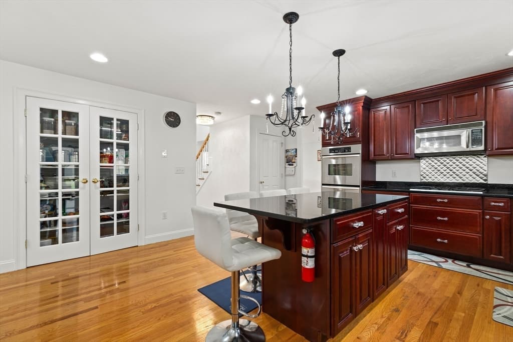 Single Family Residence at 253 Shining Rock Dr, Northbridge MA 01534, Northbridge, photo 8 of 33