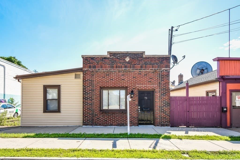 75 Elm, Watertown MA 02472