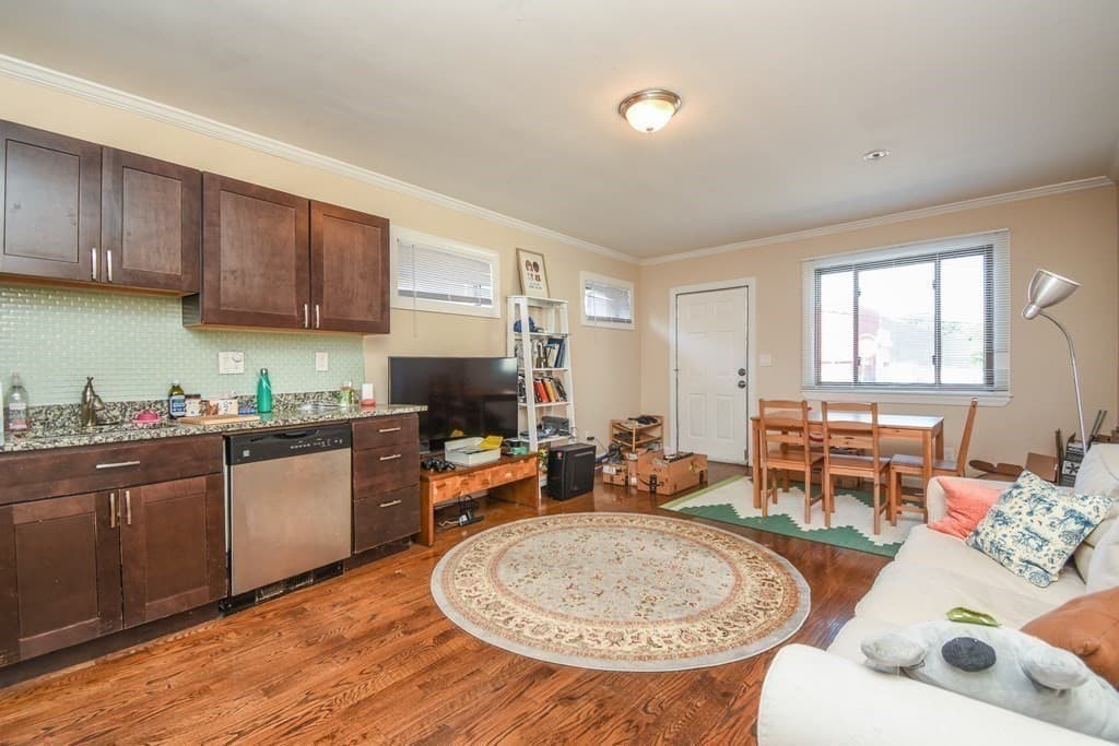 75 Elm, Watertown MA 02472 photo 5