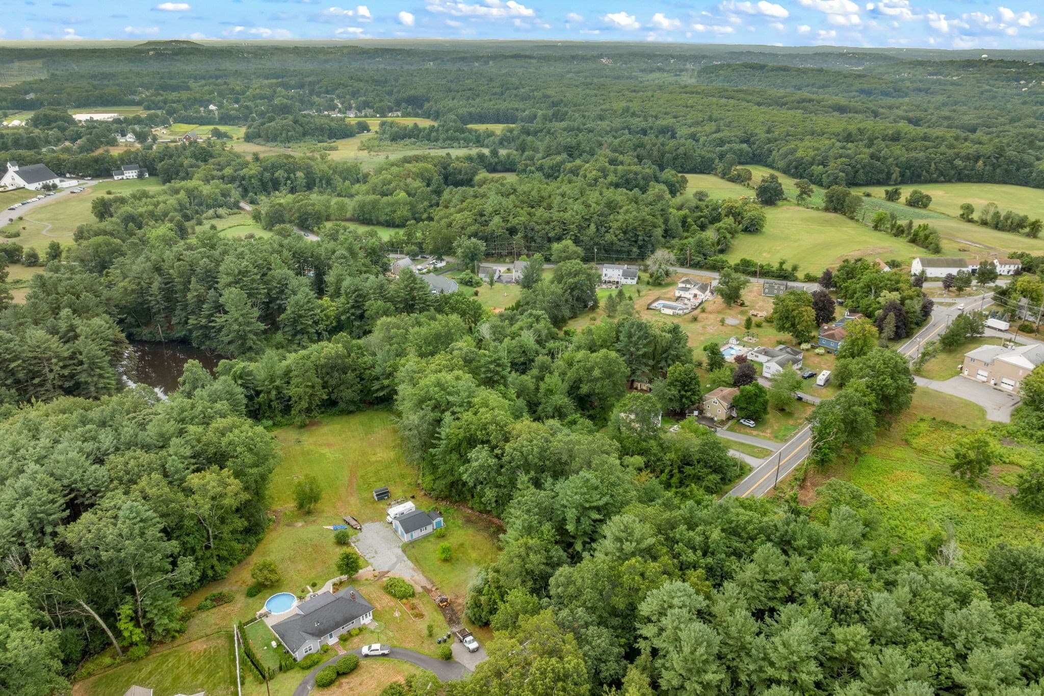 785 Broadway Rd, Dracut MA 01826