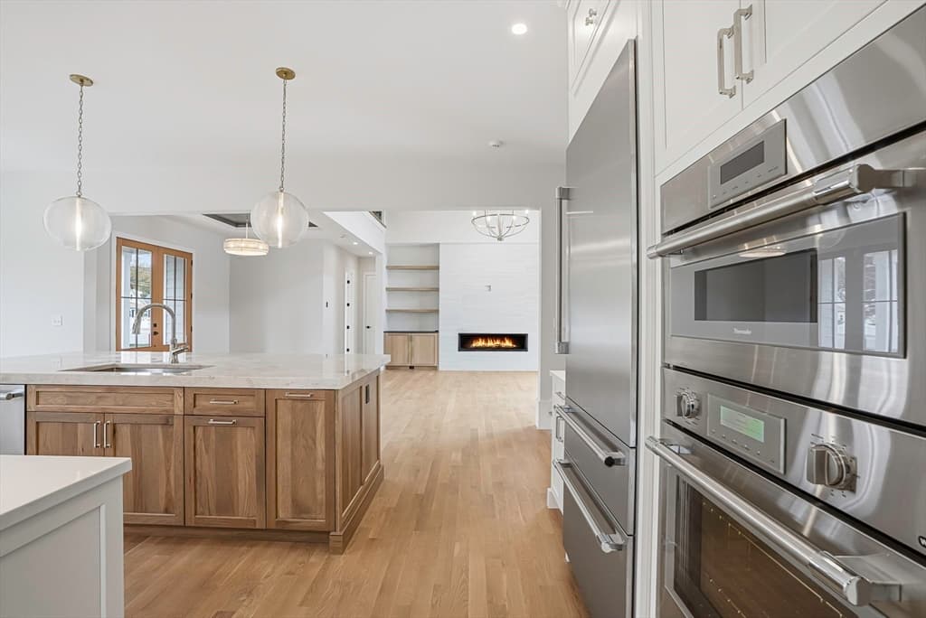 125 West Plain Street, Wayland MA 01778 photo 4