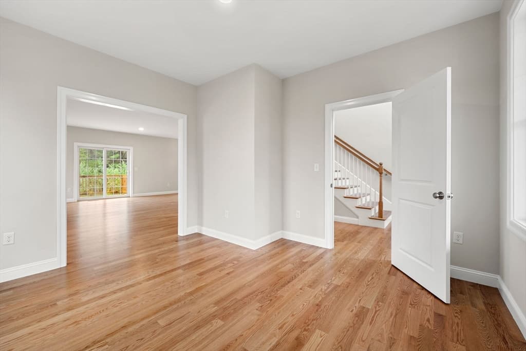 Condominium at 66 Parish Road # 8, Georgetown MA 01833, Georgetown, photo 17 of 40