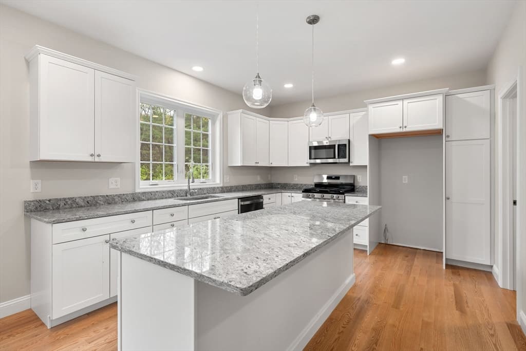 Condominium at 66 Parish Road # 8, Georgetown MA 01833, Georgetown, photo 7 of 40