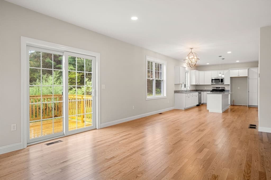 Condominium at 66 Parish Road # 8, Georgetown MA 01833, Georgetown, photo 5 of 40