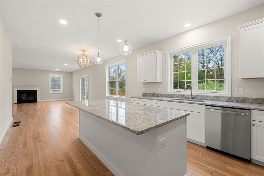 Condominium at 66 Parish Road # 8, Georgetown MA 01833, Georgetown, photo 9 of 40