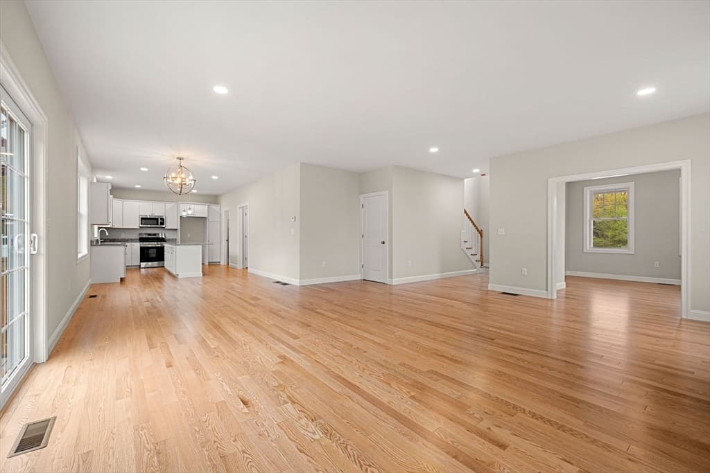 Condominium at 66 Parish Road # 8, Georgetown MA 01833, Georgetown, photo 4 of 40