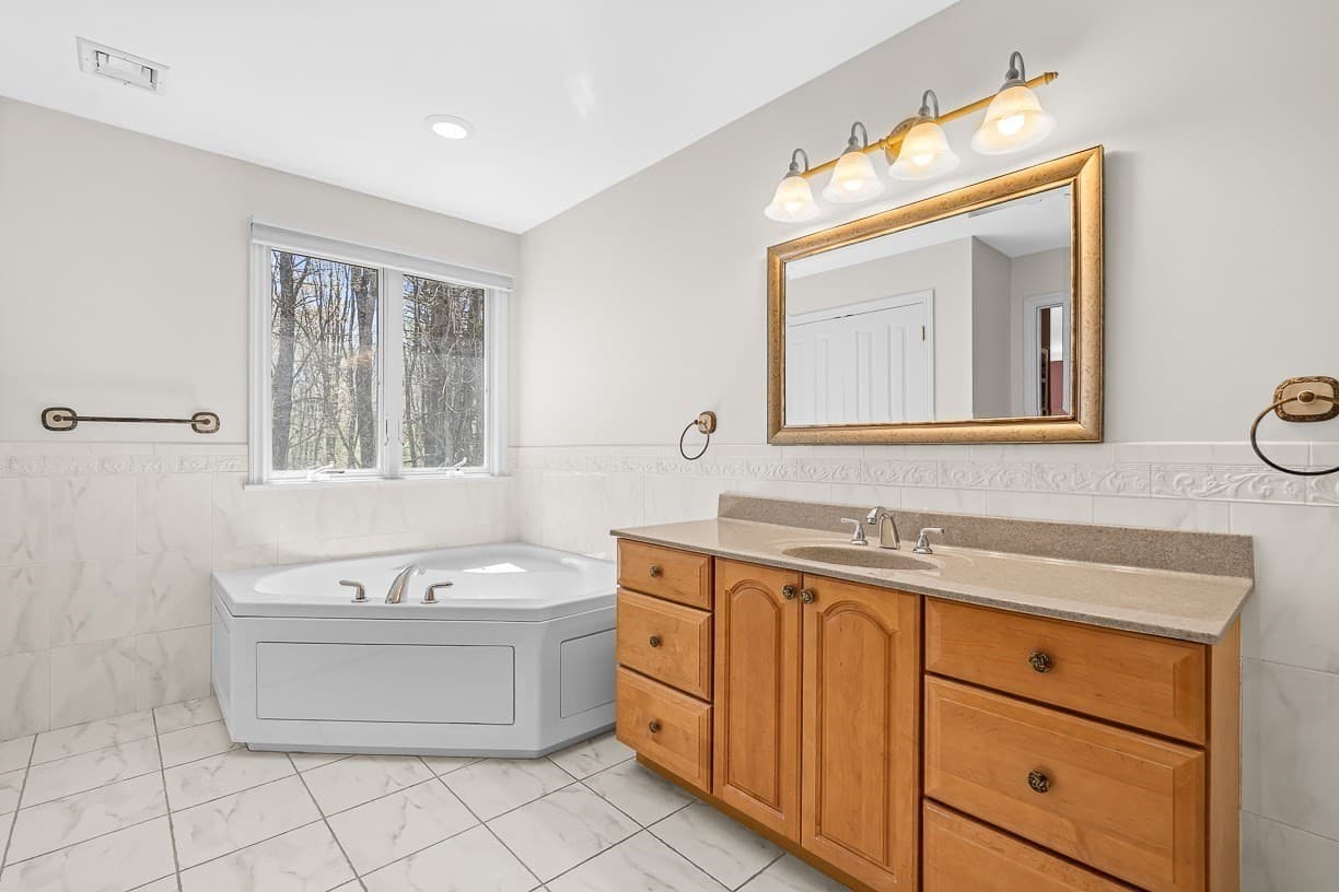 Condominium at 218 Rangeway Rd # 232, Billerica MA 01862, photo 18 of 38