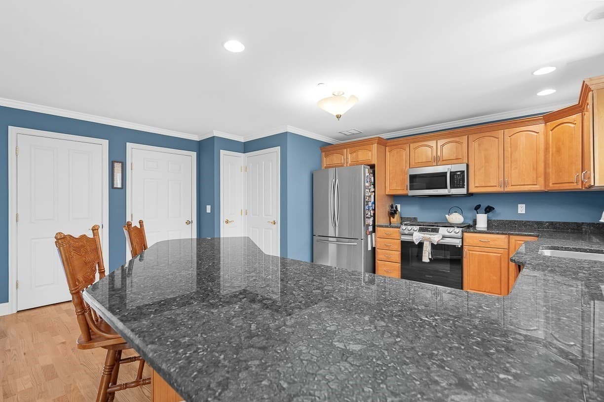 Condominium at 218 Rangeway Rd # 232, Billerica MA 01862, photo 4 of 38