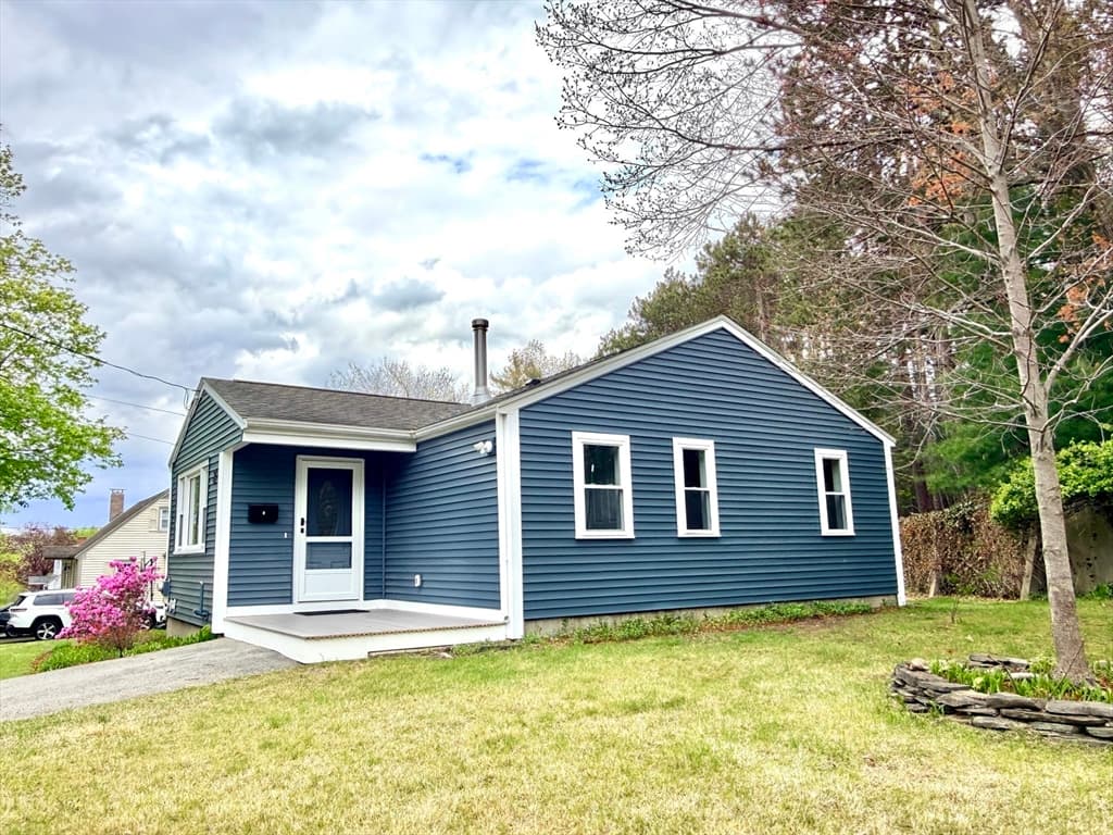 Single Family Residence at 8 Reardon Rd, Hudson MA 01749, Hudson, photo 4 of 31