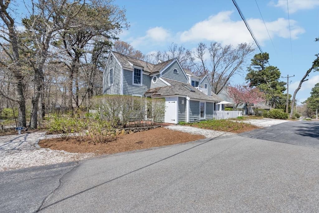 Condominium at 28 Flying Cloud Cir # 28, Mashpee MA 02649, photo 7 of 33