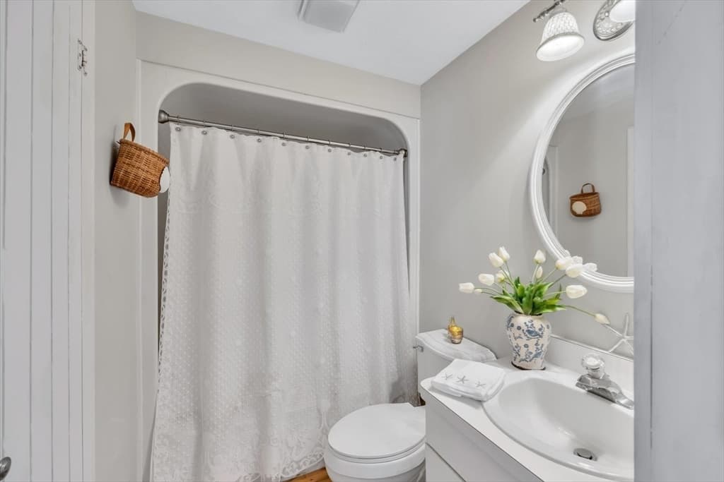 Condominium at 28 Flying Cloud Cir # 28, Mashpee MA 02649, photo 28 of 33