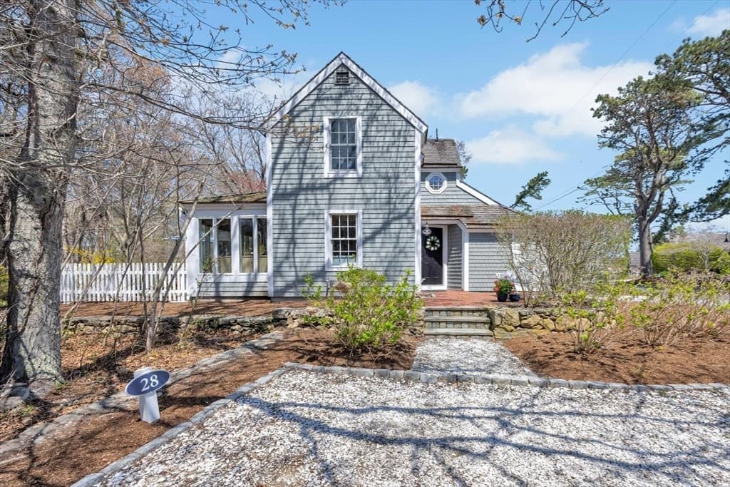 Condominium at 28 Flying Cloud Cir # 28, Mashpee MA 02649, photo 5 of 33