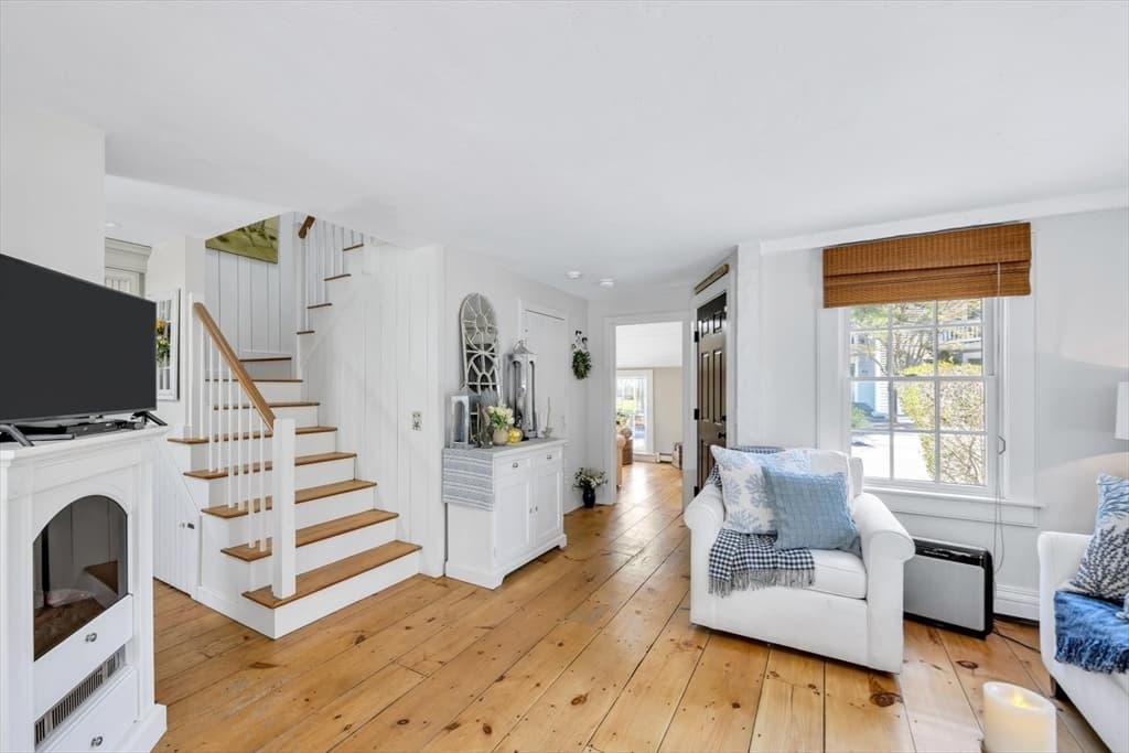 Condominium at 28 Flying Cloud Cir # 28, Mashpee MA 02649, photo 10 of 33