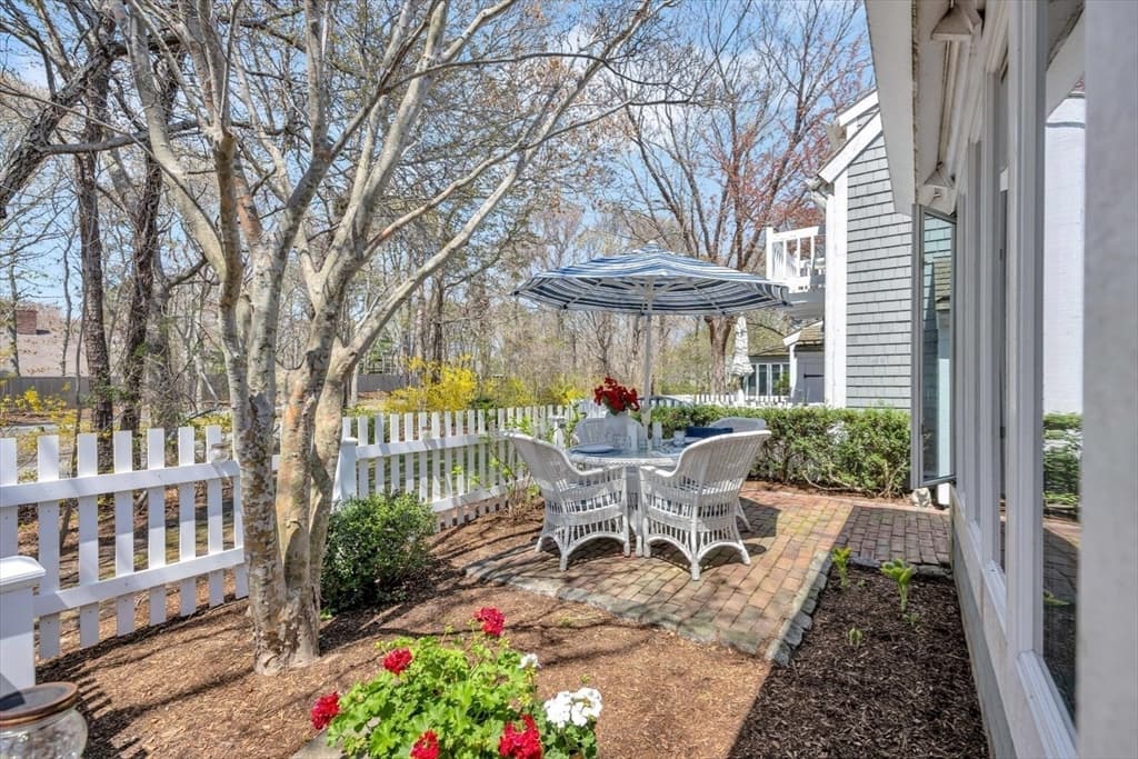 Condominium at 28 Flying Cloud Cir # 28, Mashpee MA 02649, photo 14 of 33