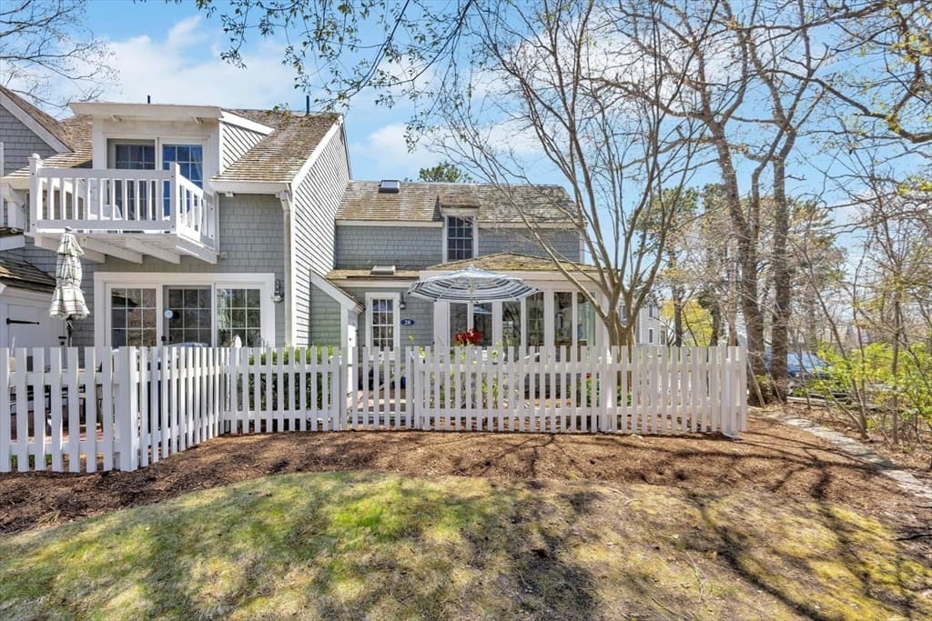 Condominium at 28 Flying Cloud Cir # 28, Mashpee MA 02649, photo 15 of 33
