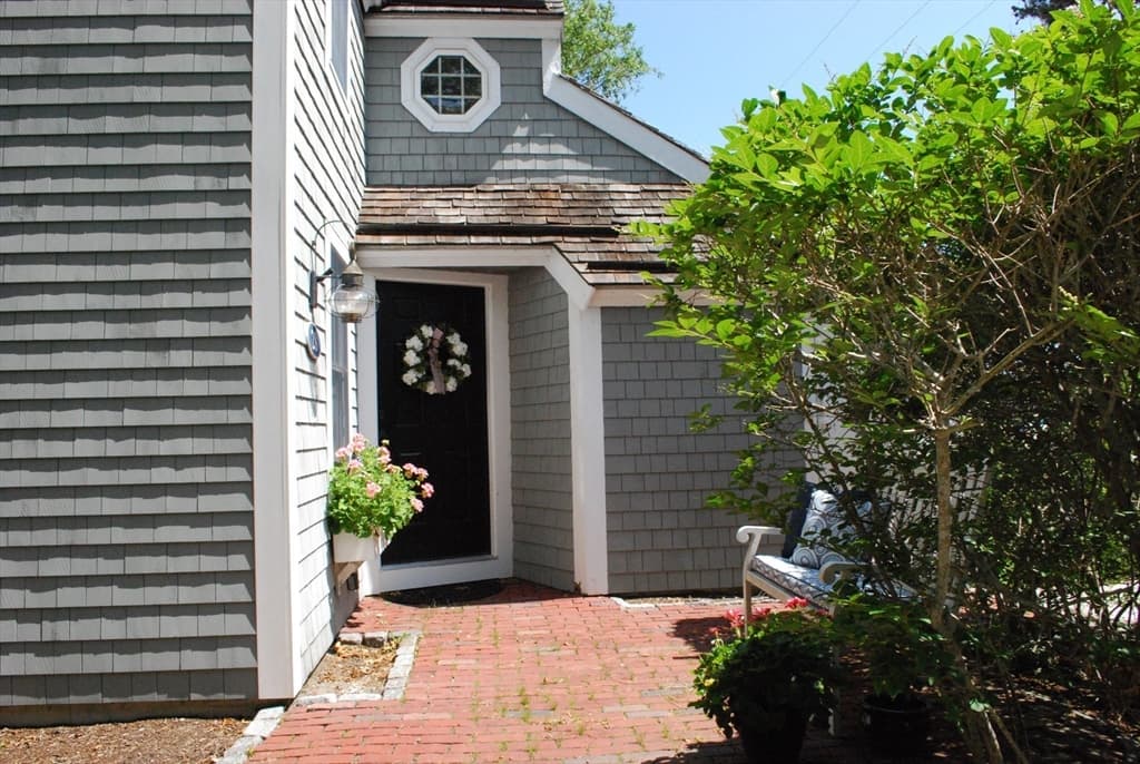 Condominium at 28 Flying Cloud Cir # 28, Mashpee MA 02649, photo 4 of 33