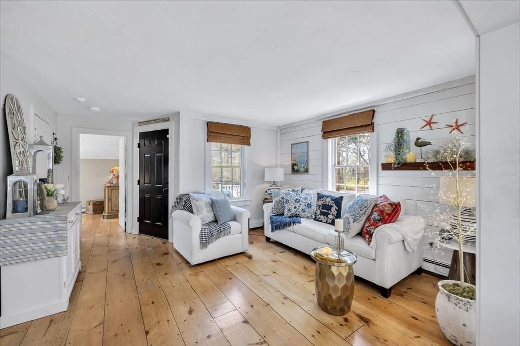 Condominium at 28 Flying Cloud Cir # 28, Mashpee MA 02649, photo 8 of 33