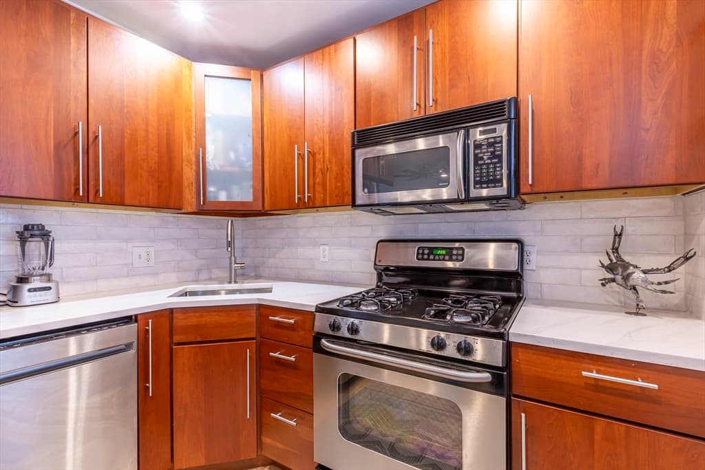 Condominium at 52 Cooper St. # 2, Boston MA 02113, photo 2 of 15