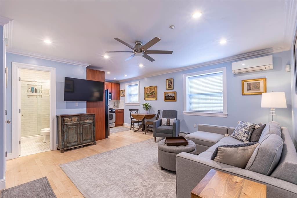 Condominium at 52 Cooper St. # 2, Boston MA 02113, photo 5 of 15