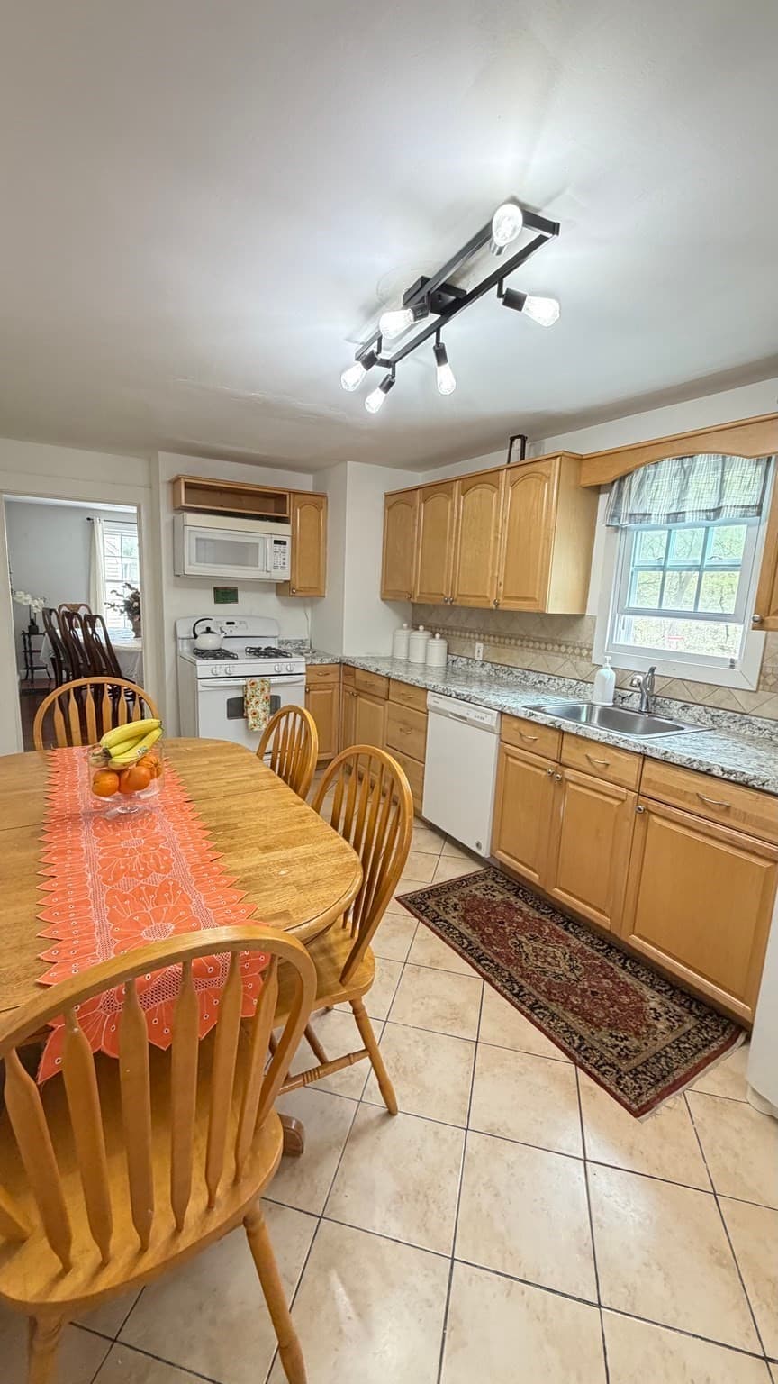 Single Family Residence at 62 W Union St, Ashland MA 01721, photo 8 of 23