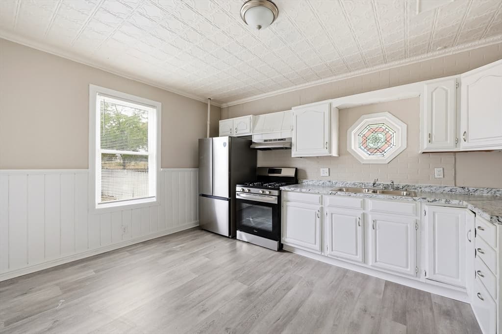 9 Owens Pl, Holyoke MA 01040 photo 2