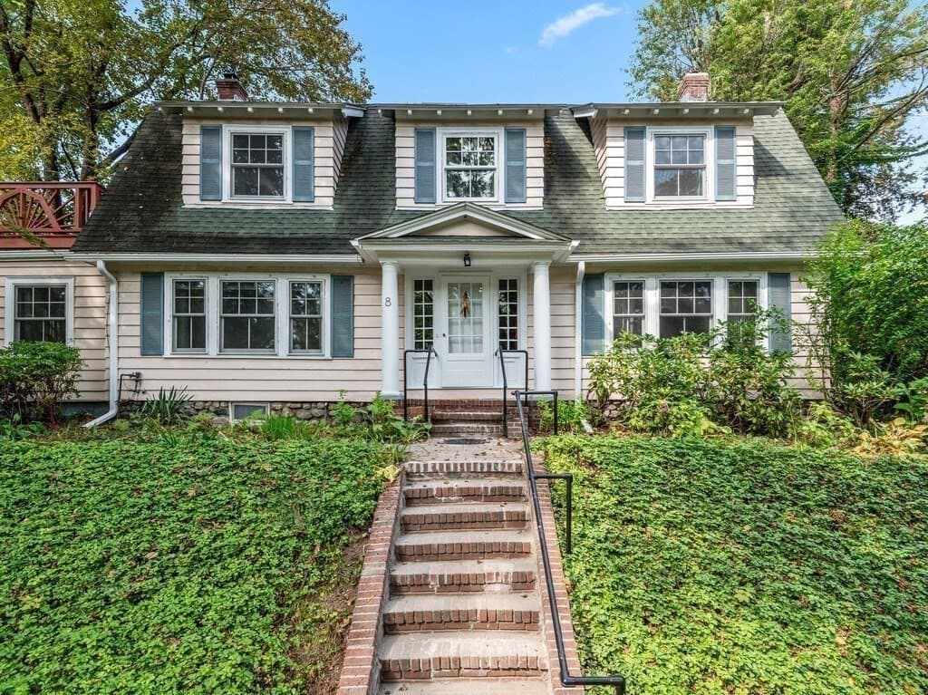 8 Montvale, Worcester MA 01609