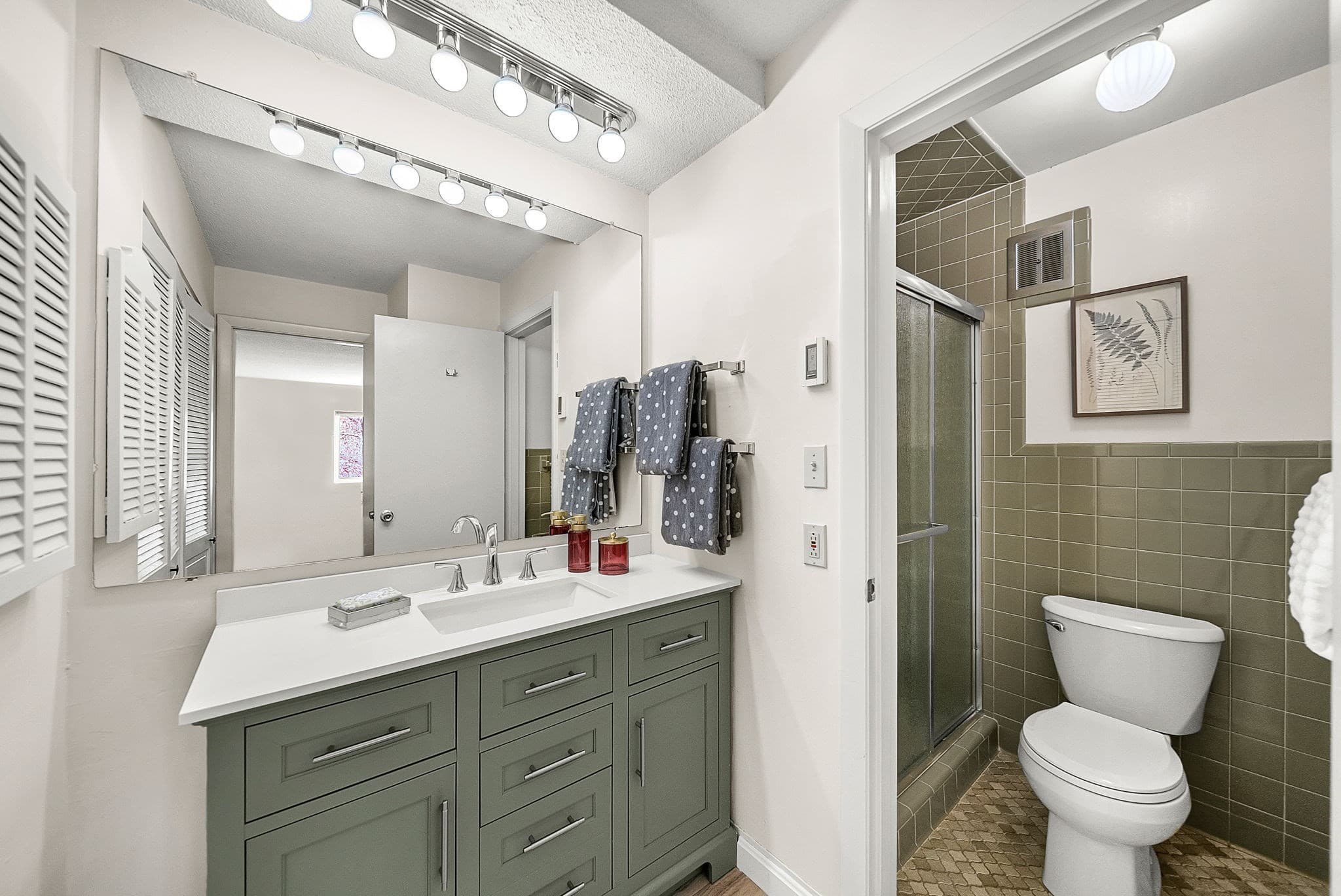 Condominium at 1210 Greendale Avenue # 338, Needham MA 02492, Needham, photo 13 of 21
