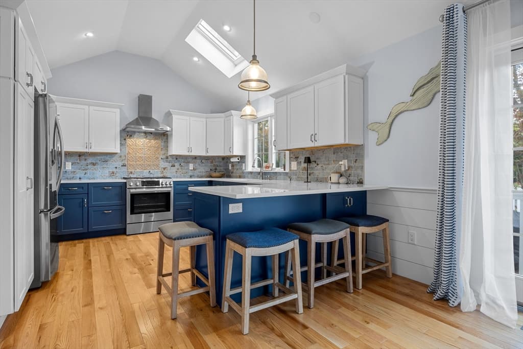 Condominium at 16 Second # 4, Barnstable MA 02655, photo 10 of 40