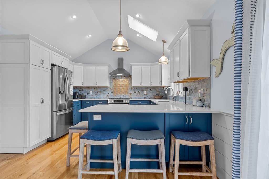 Condominium at 16 Second # 4, Barnstable MA 02655, photo 11 of 40