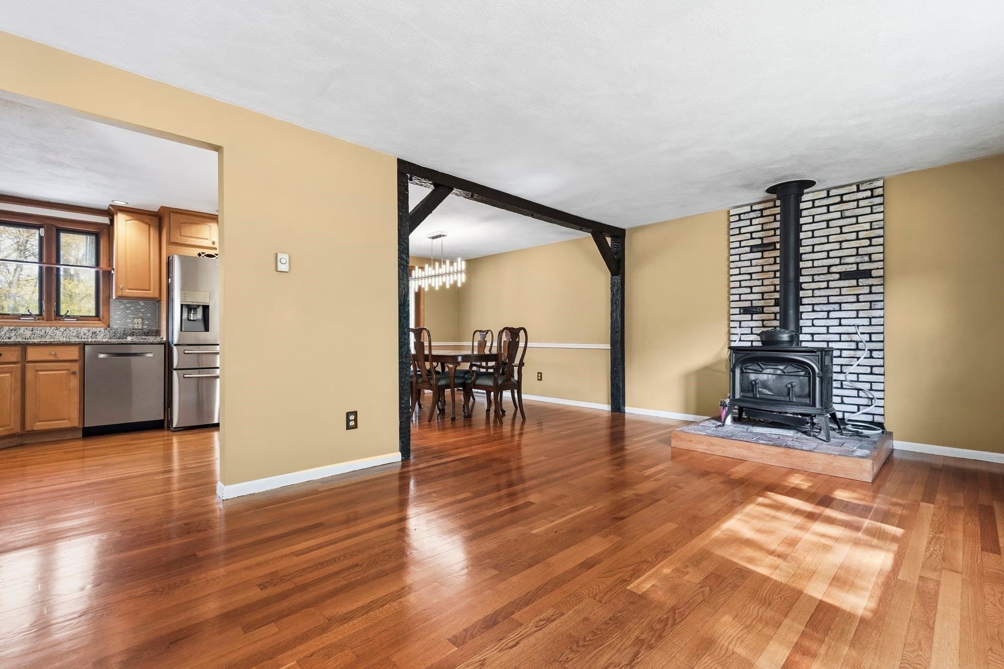 Single Family Residence at 19 Macintosh Ave, Marlborough MA 01752, Marlborough, photo 6 of 39