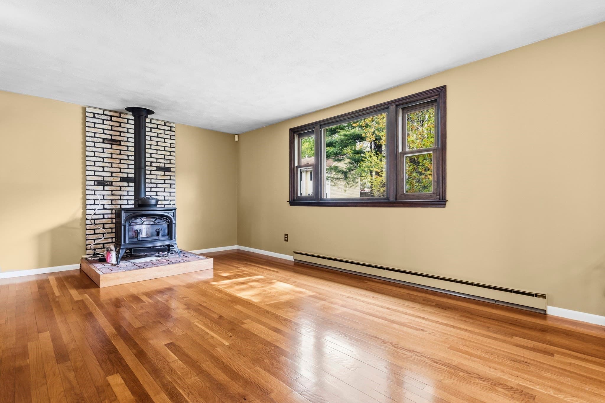 Single Family Residence at 19 Macintosh Ave, Marlborough MA 01752, Marlborough, photo 7 of 39
