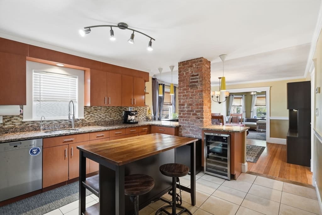 Condominium at 139 Sycamore St. # 139, Belmont MA 02478, photo 4 of 29