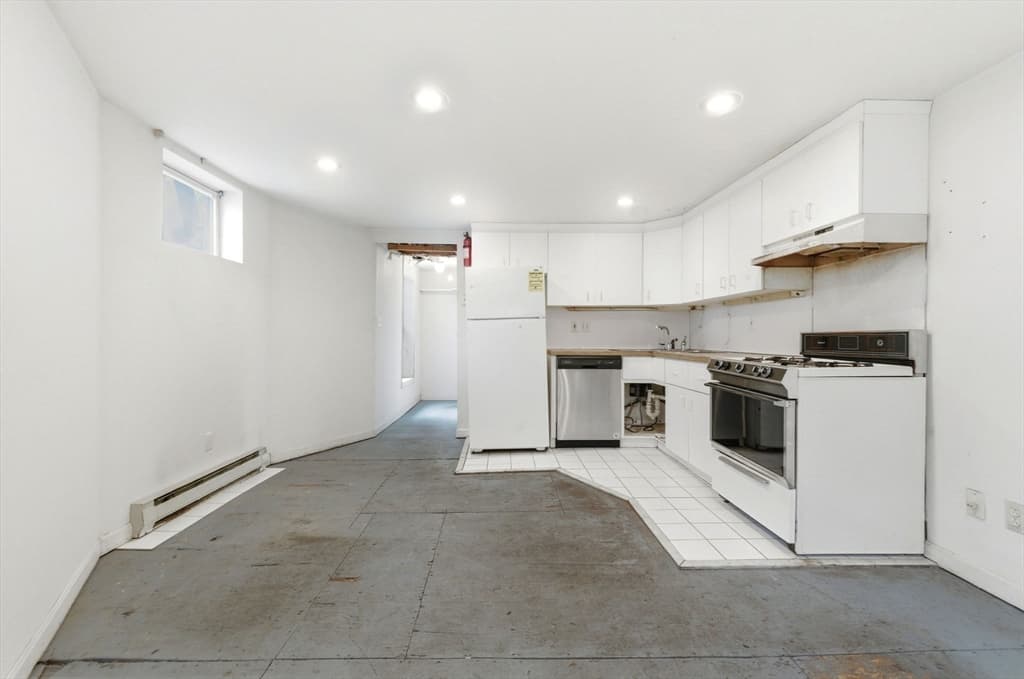 Condominium at 29-31 Washburn Ave # 1B, Cambridge MA 01240, Cambridge, photo 2 of 14