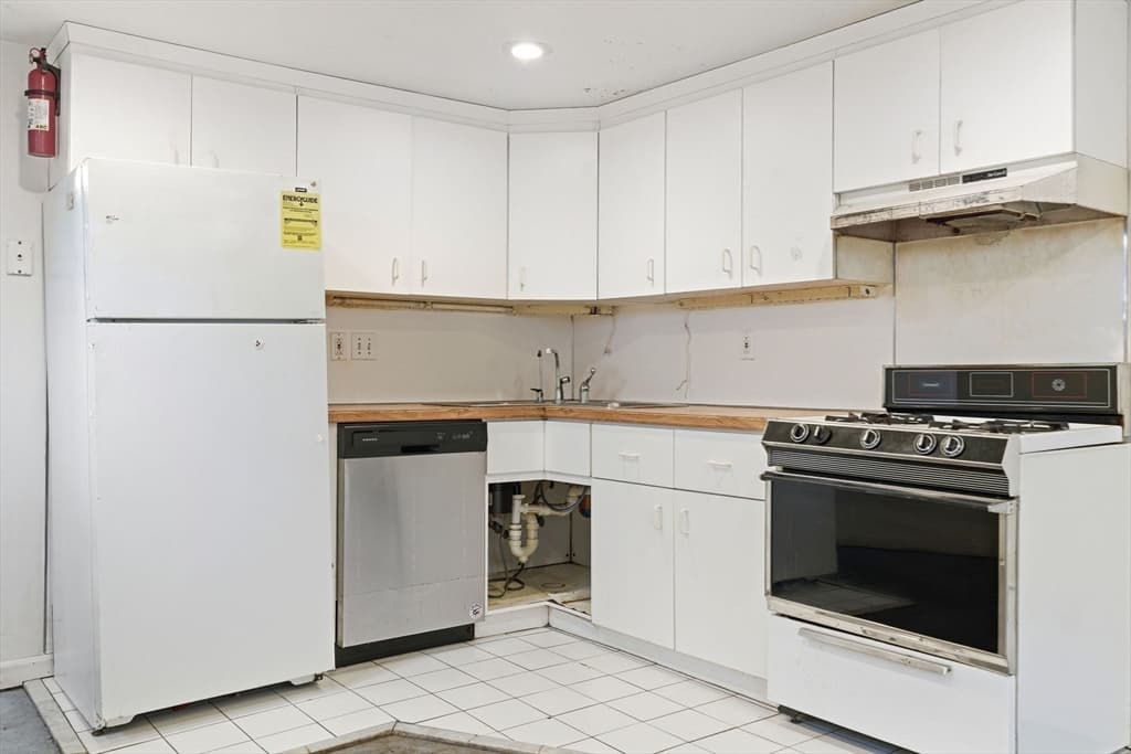 Condominium at 29-31 Washburn Ave # 1B, Cambridge MA 01240, Cambridge, photo 5 of 14