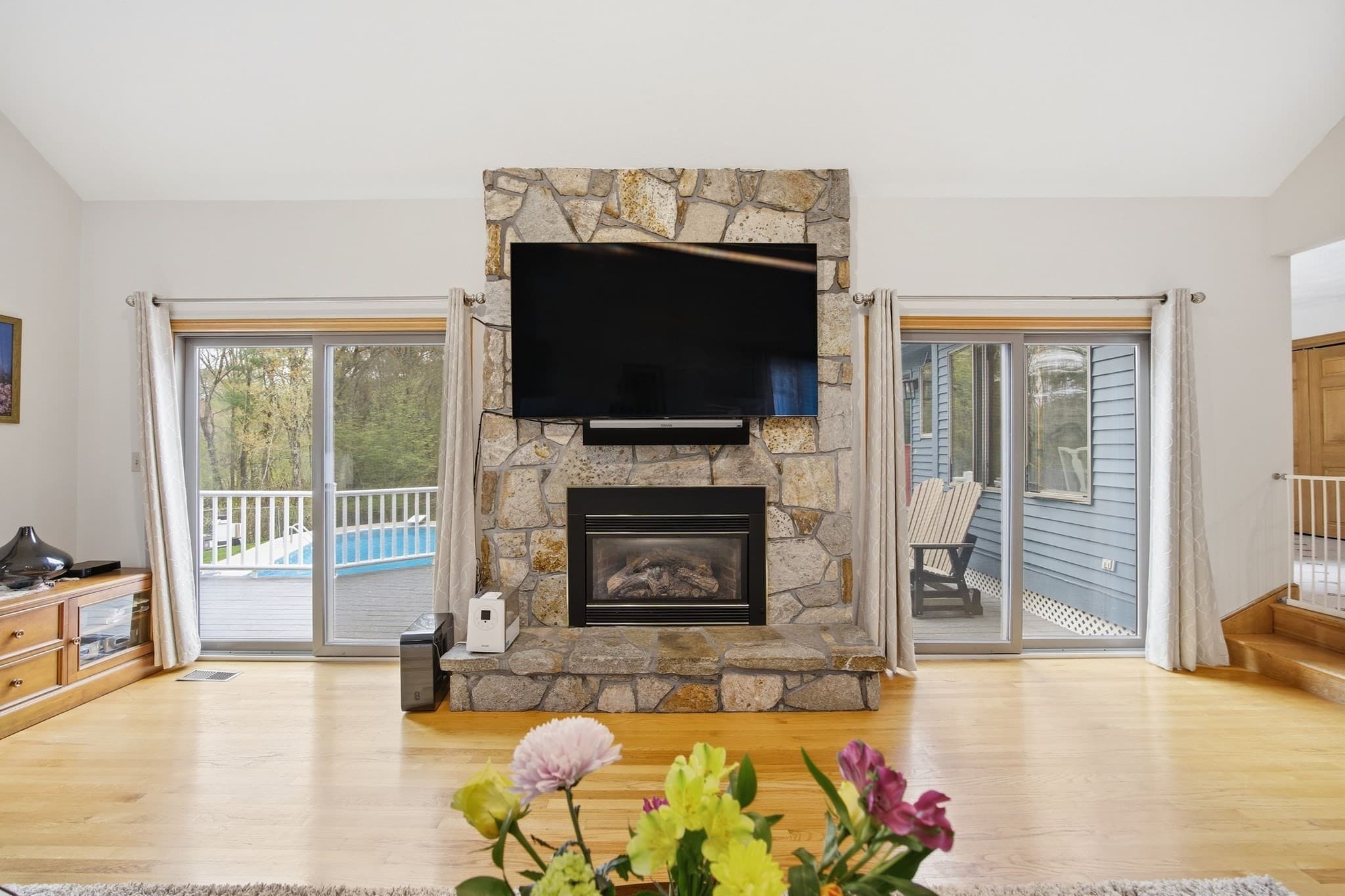 Single Family Residence at 5 Powers Rd, Andover MA 01810, photo 9 of 42