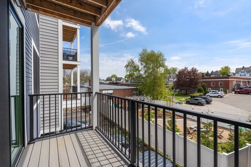 Condominium at 10 Somerset # 406, Winthrop MA 02152, Winthrop, photo 9 of 14