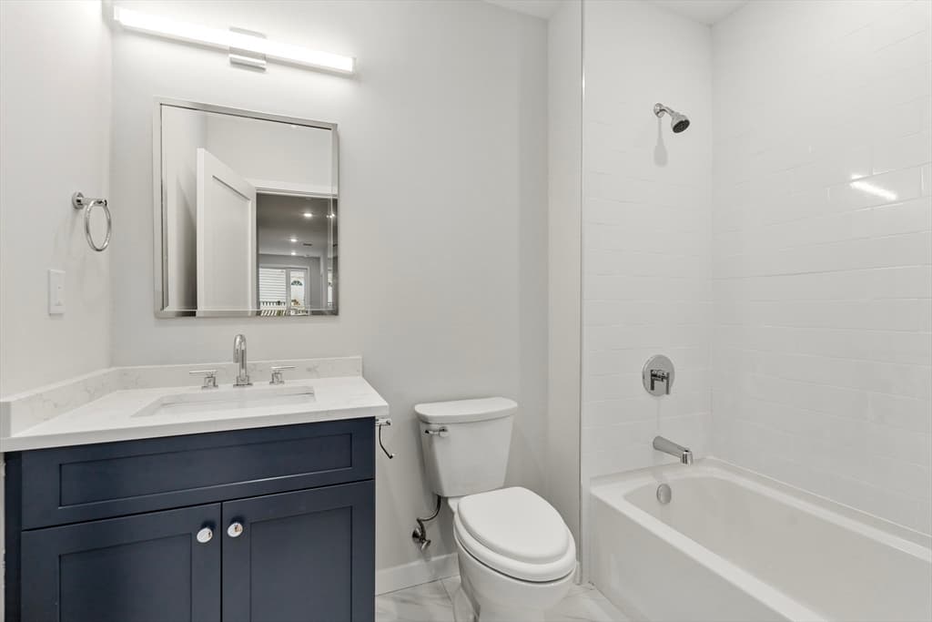 Condominium at 267 Old Colony # 310, Boston MA 02127, Boston, photo 11 of 23