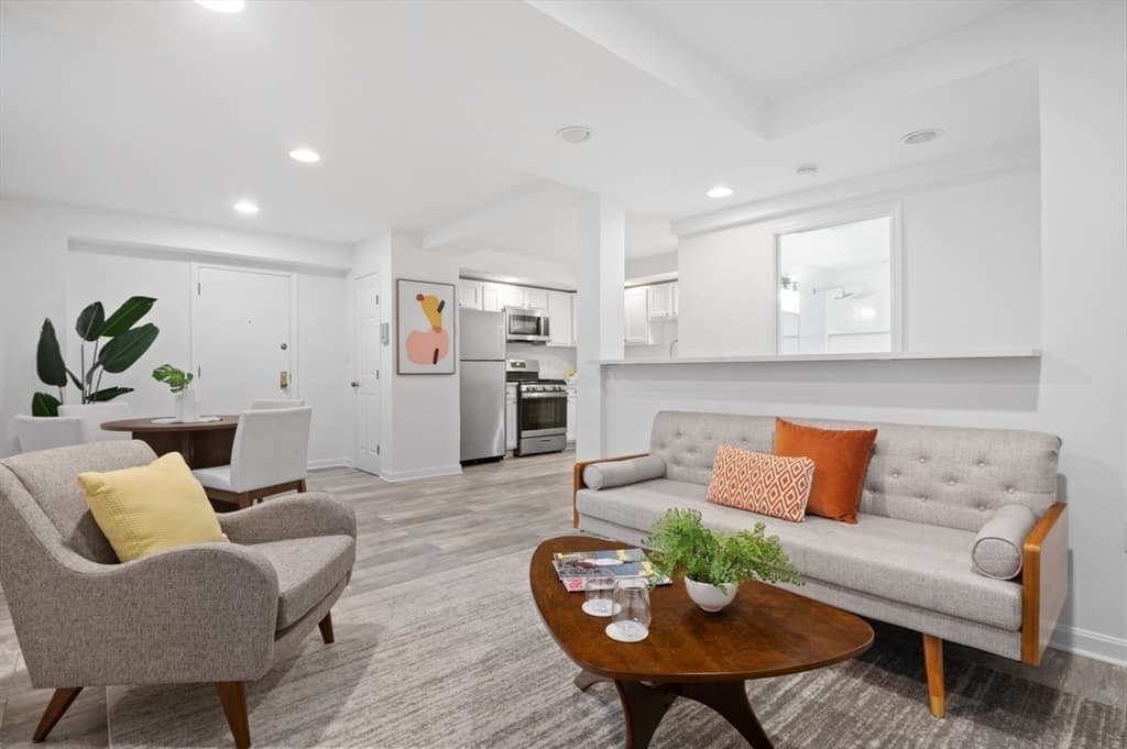 Condominium at 21 Chauncy # B, Cambridge MA 02138, Cambridge, photo 4 of 8