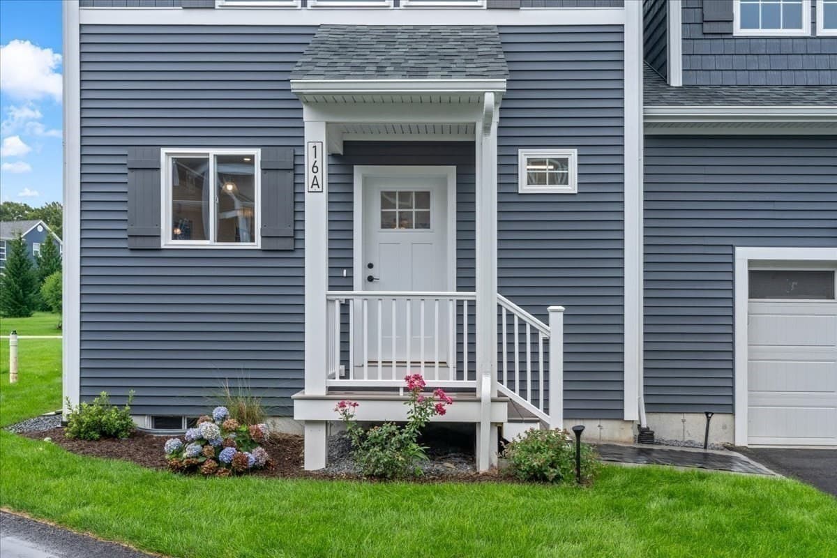 Condominium at 16 Ocean Pines Drive # A, Bourne MA 02562, photo 4 of 38