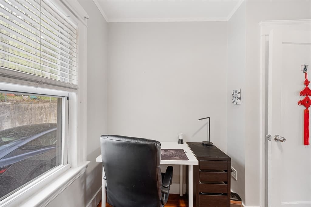 Single Family Residence at 43 Belcourt Rd, Worcester MA 01605, photo 16 of 26