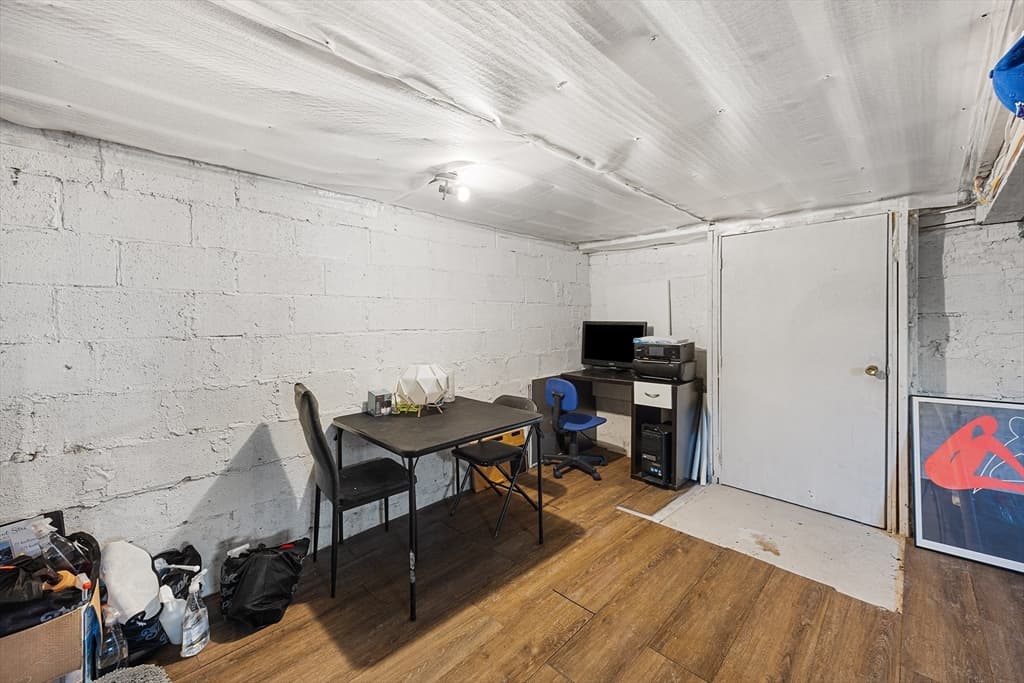 Single Family Residence at 43 Belcourt Rd, Worcester MA 01605, photo 21 of 26
